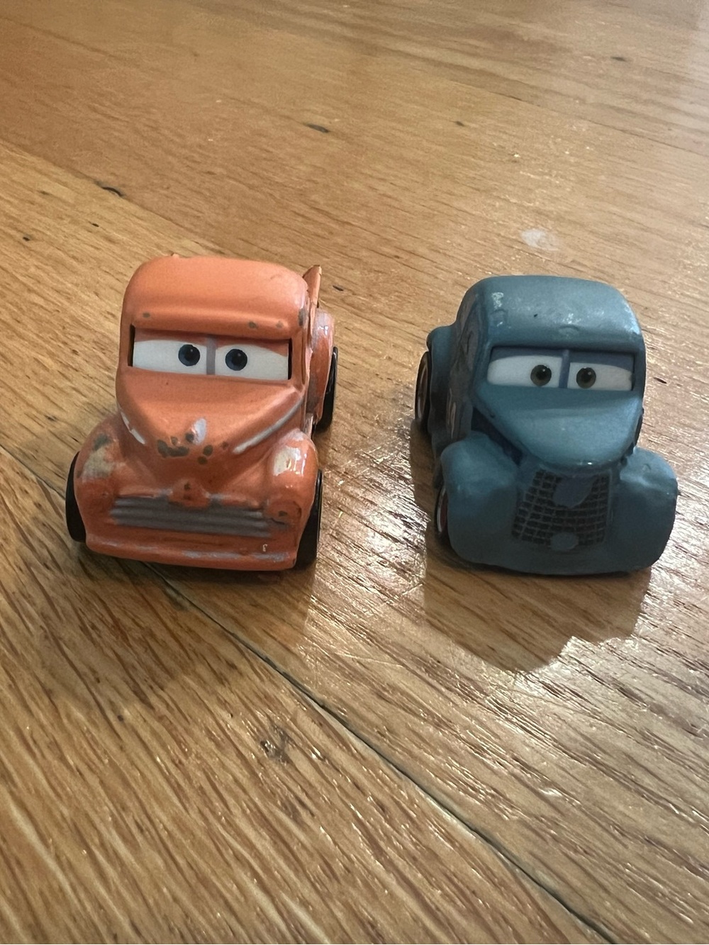 Smokey Diecast Vehicle from Disney Pixar Cars 3 & River Scott